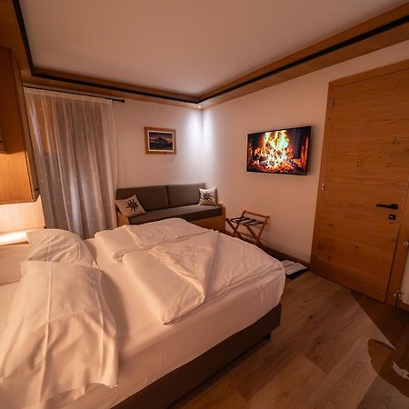 Hotel Fontana 萨帕达 外观 照片