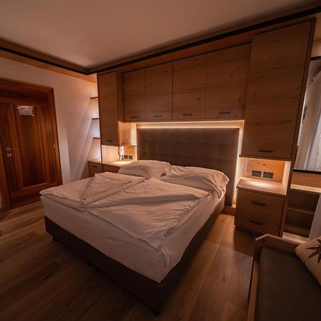 Hotel Fontana 萨帕达 外观 照片