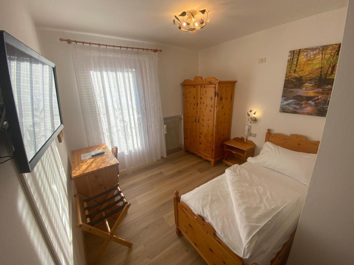 Hotel Fontana 萨帕达 外观 照片