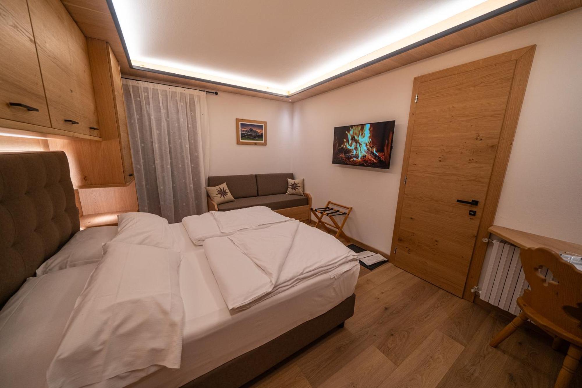 Hotel Fontana 萨帕达 外观 照片